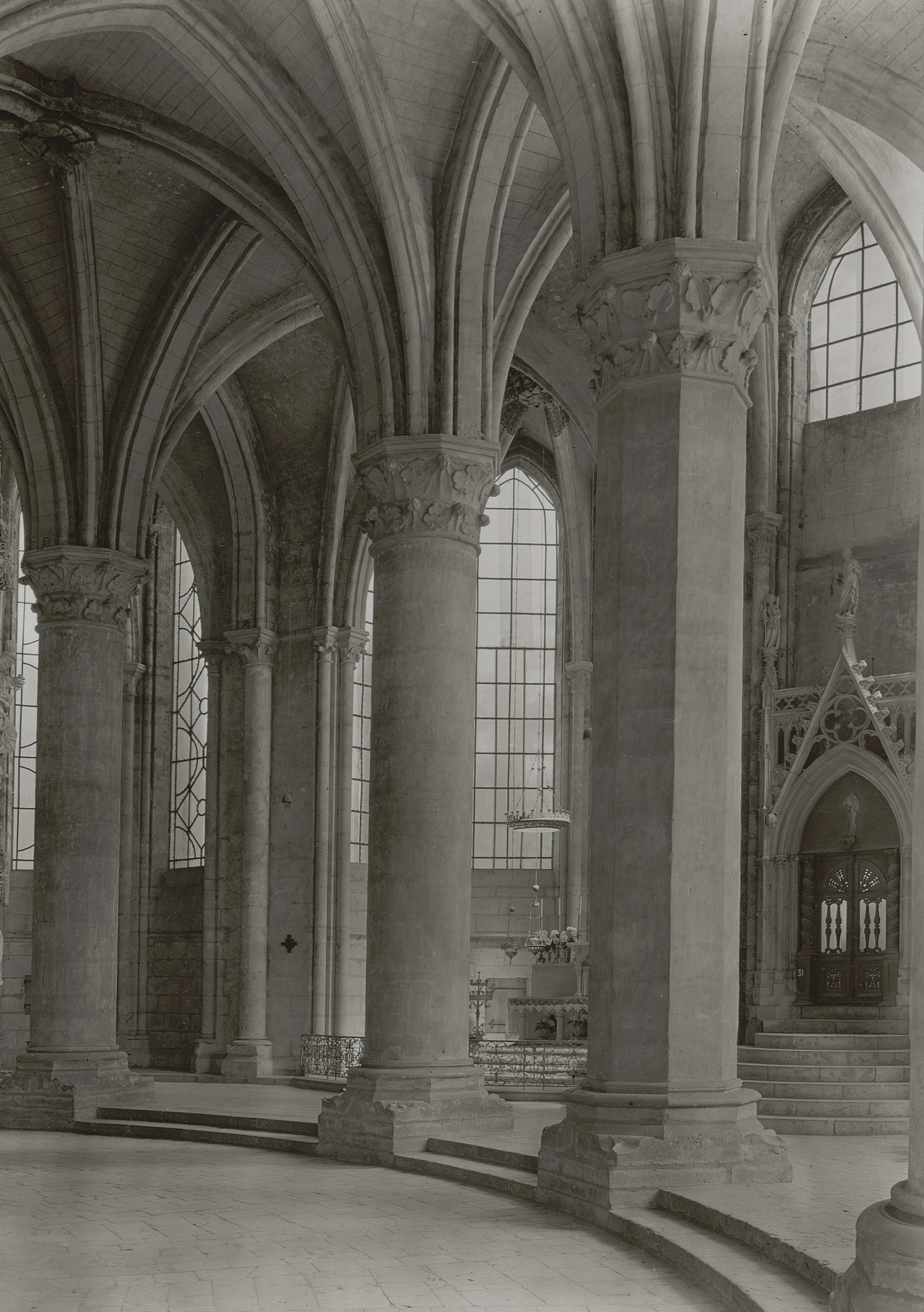 Cathédrale de Chartres, dépose des vitraux